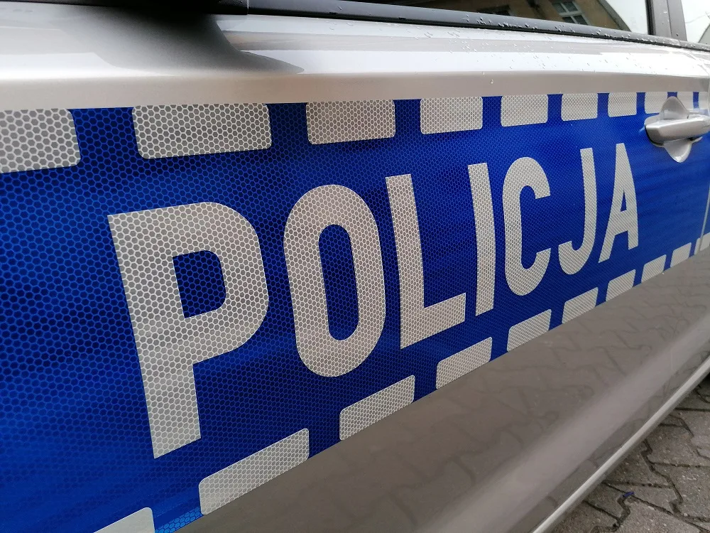 Driftowanie na rondzie zakończone interwencją policji