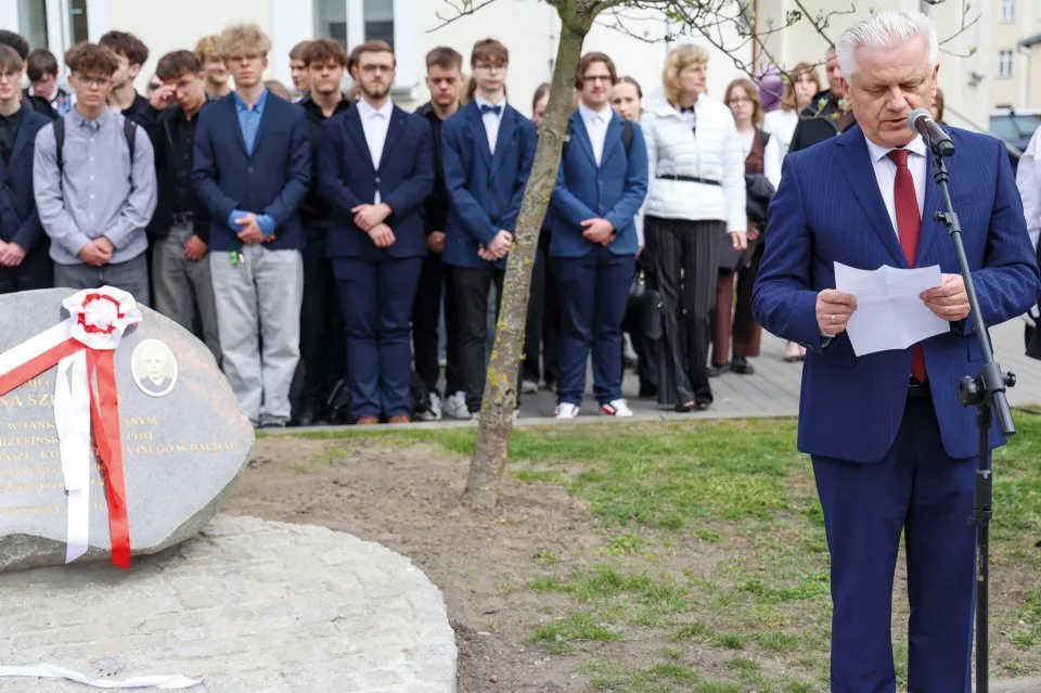 Przemówienie burmistrza Wrześni z okazji odsłonięcia pomnika ks. Jana Szlachty