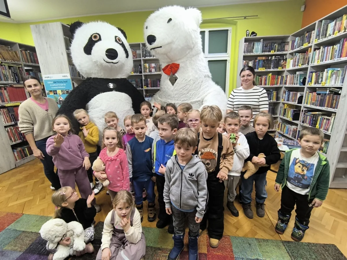 Obchody Dnia Pluszowego Misia w Oddziale Dziecięcym